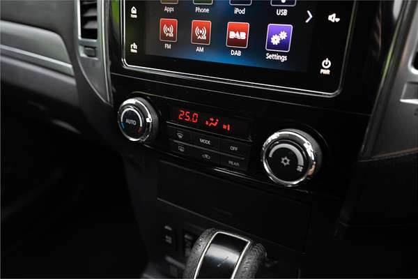 2015 Mitsubishi Pajero GLS NX