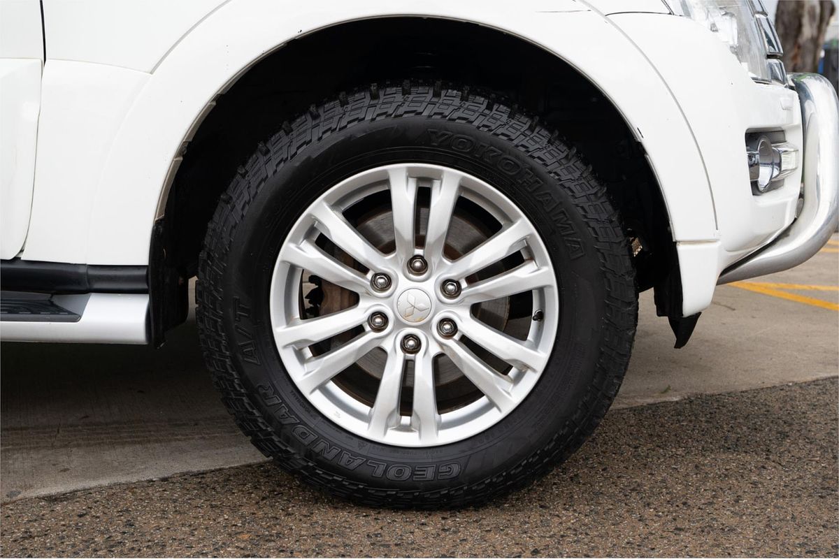 2015 Mitsubishi Pajero GLS NX