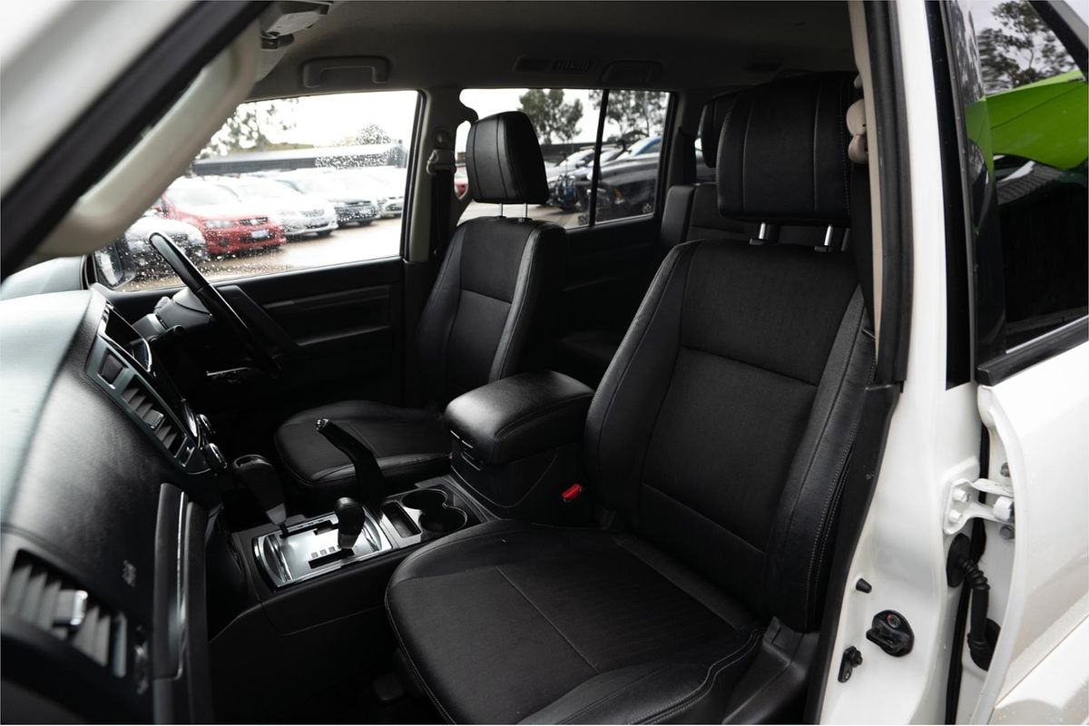 2015 Mitsubishi Pajero GLS NX