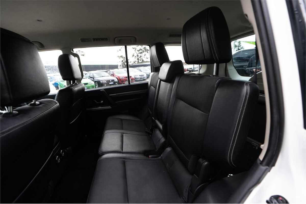 2015 Mitsubishi Pajero GLS NX