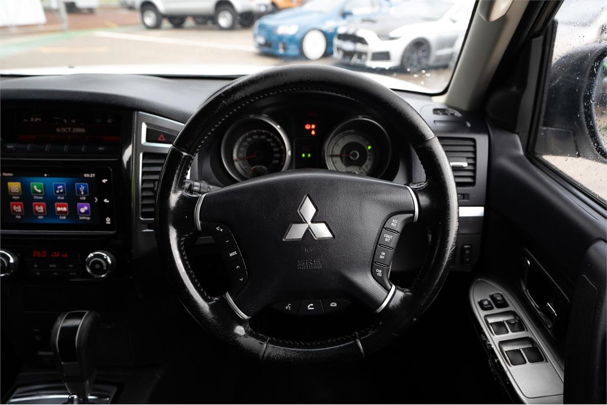 2015 Mitsubishi Pajero GLS NX