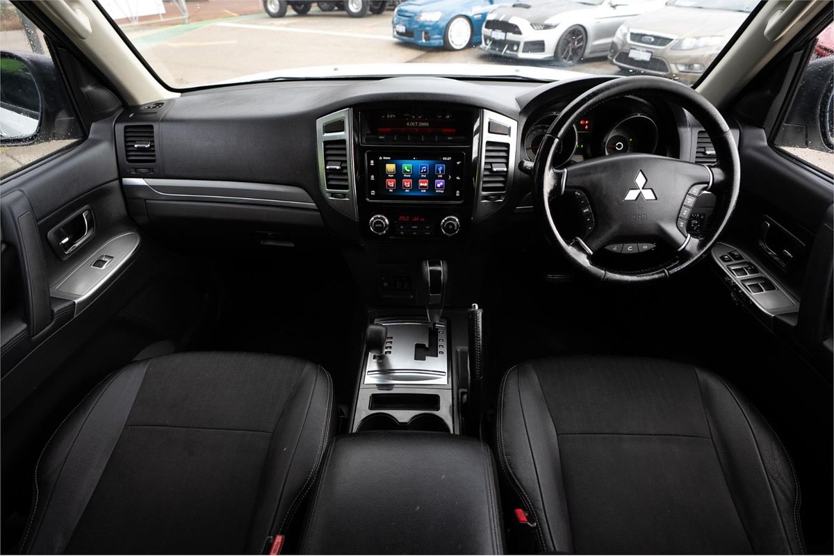 2015 Mitsubishi Pajero GLS NX