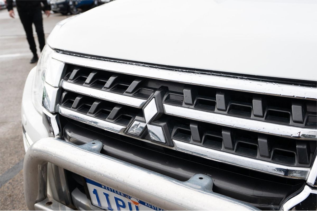 2015 Mitsubishi Pajero GLS NX