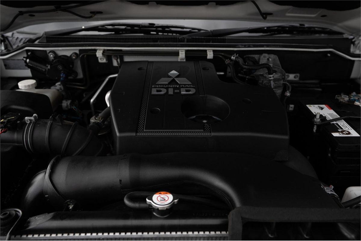 2015 Mitsubishi Pajero GLS NX