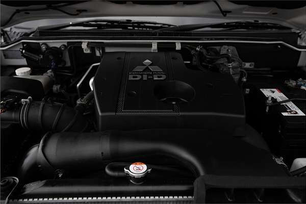2015 Mitsubishi Pajero GLS NX