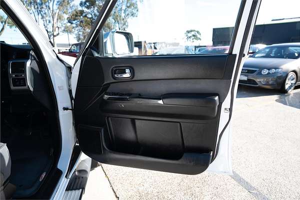2013 Nissan Patrol ST Y61