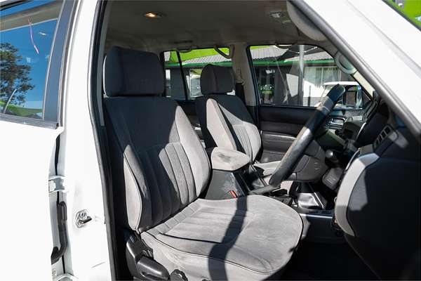 2013 Nissan Patrol ST Y61