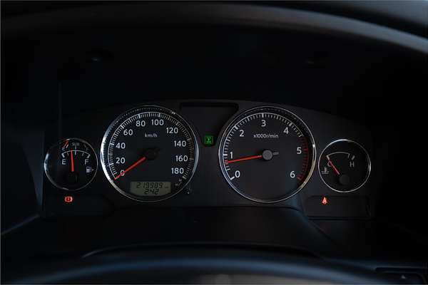 2013 Nissan Patrol ST Y61
