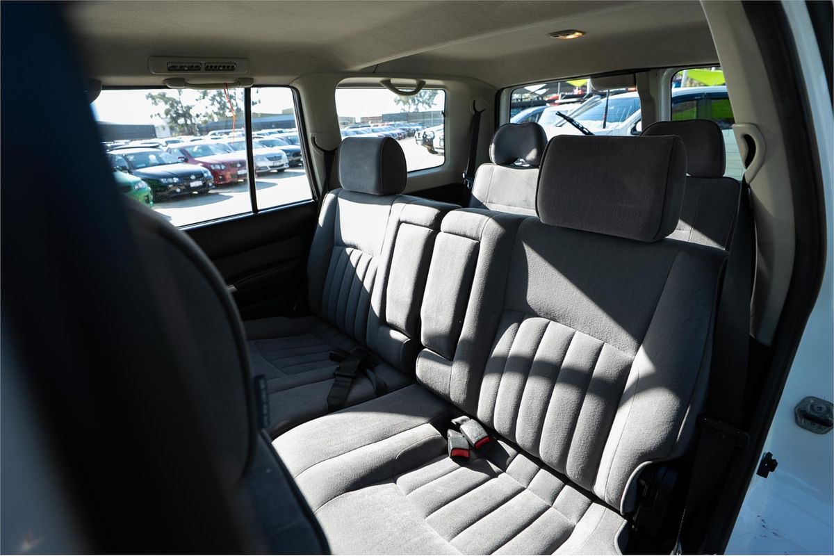 2013 Nissan Patrol ST Y61