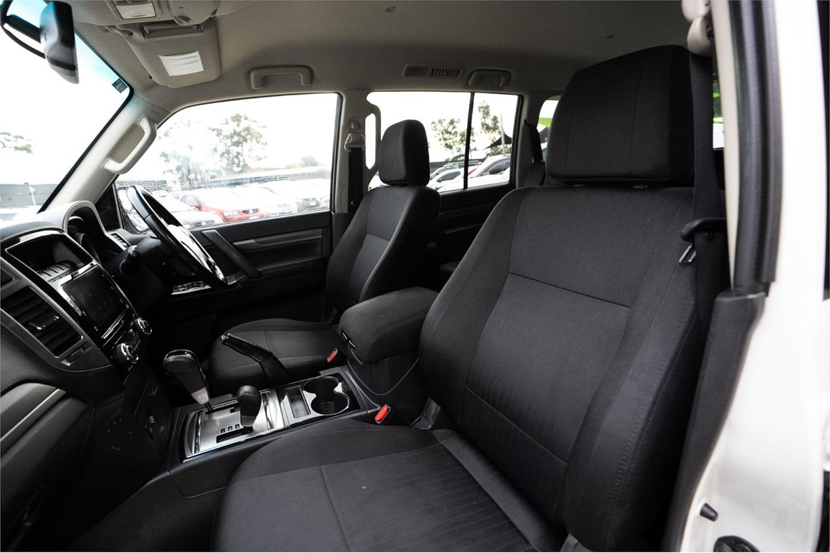 2018 Mitsubishi Pajero GLX NX