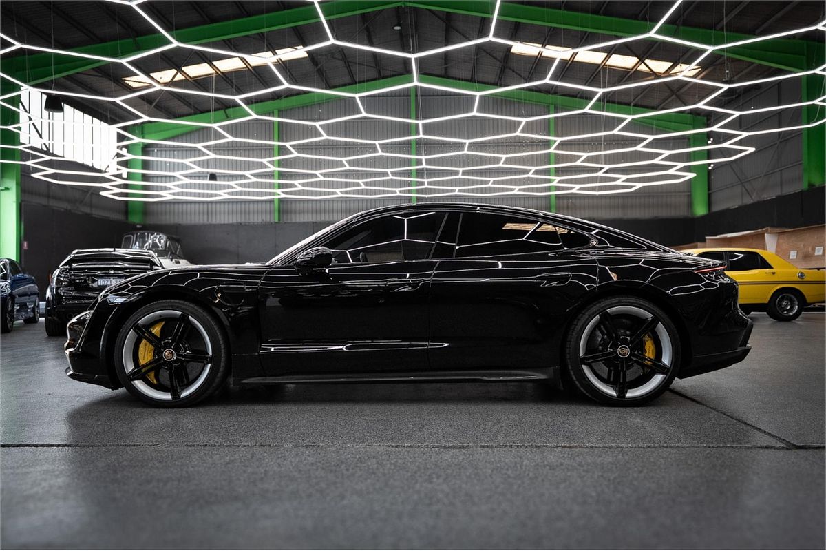 2021 Porsche Taycan TURBO S Y1A MY22