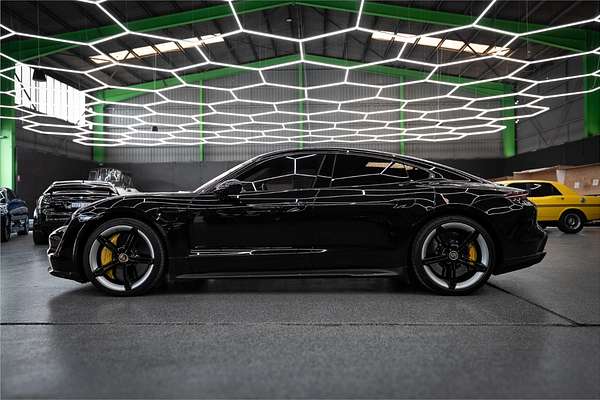 2021 Porsche Taycan TURBO S Y1A MY22