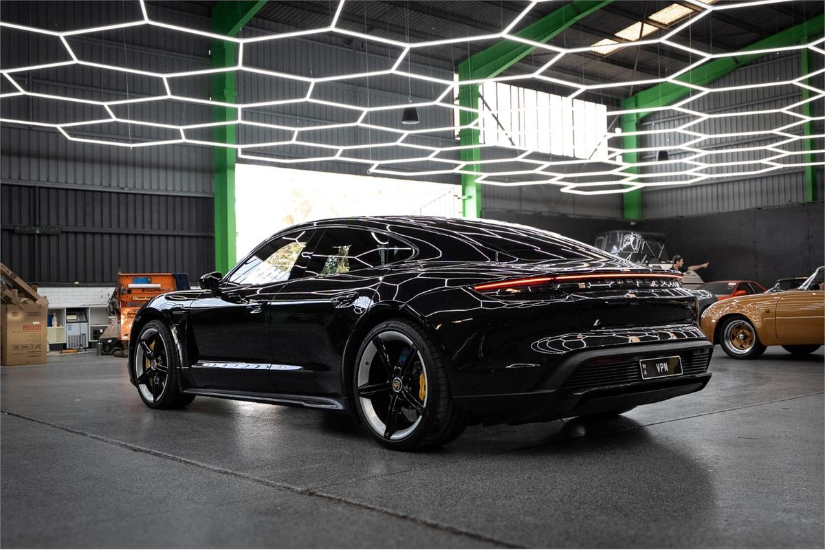 2021 Porsche Taycan TURBO S Y1A MY22