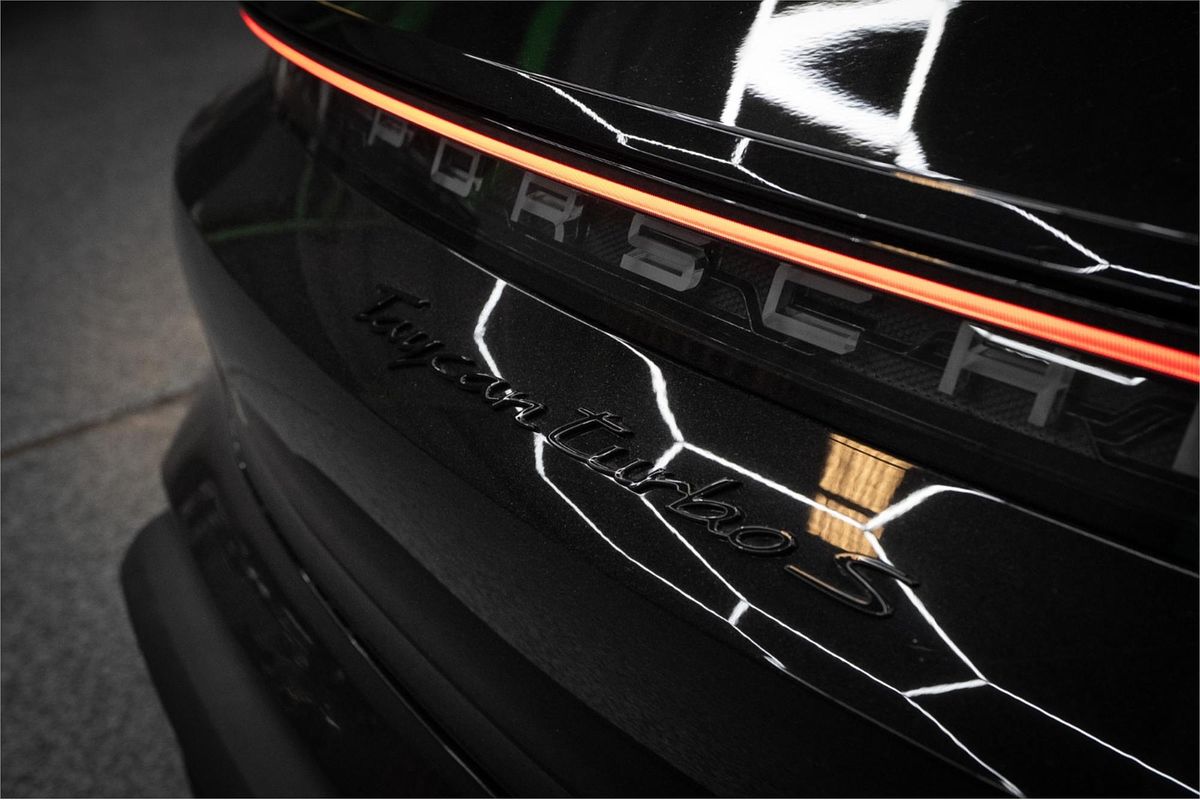 2021 Porsche Taycan TURBO S Y1A MY22