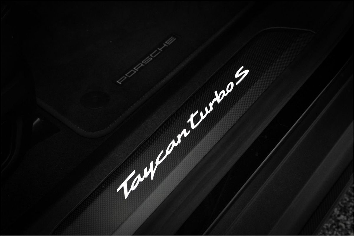 2021 Porsche Taycan TURBO S Y1A MY22