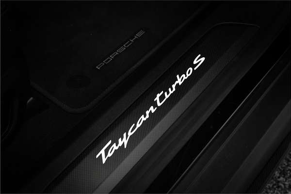 2021 Porsche Taycan TURBO S Y1A MY22