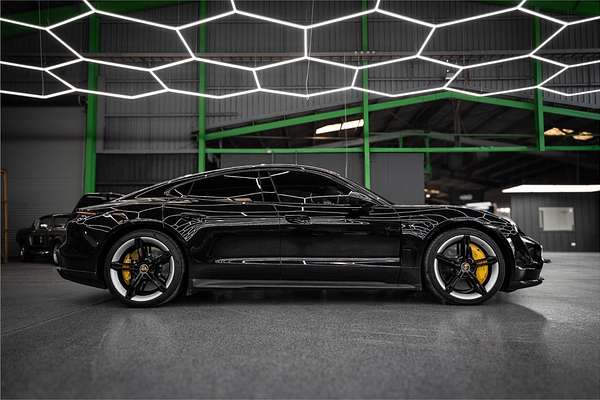 2021 Porsche Taycan TURBO S Y1A MY22