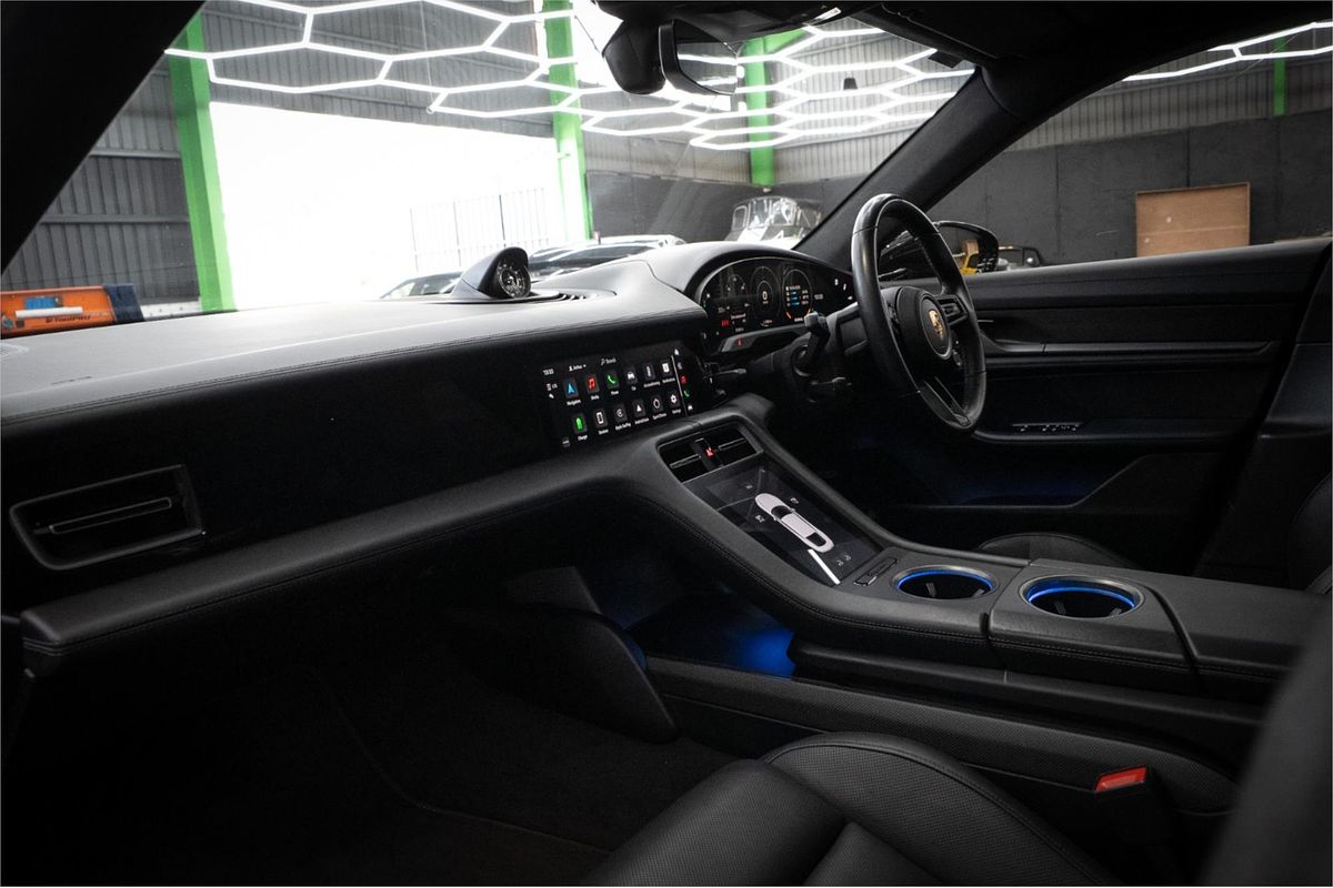 2021 Porsche Taycan TURBO S Y1A MY22