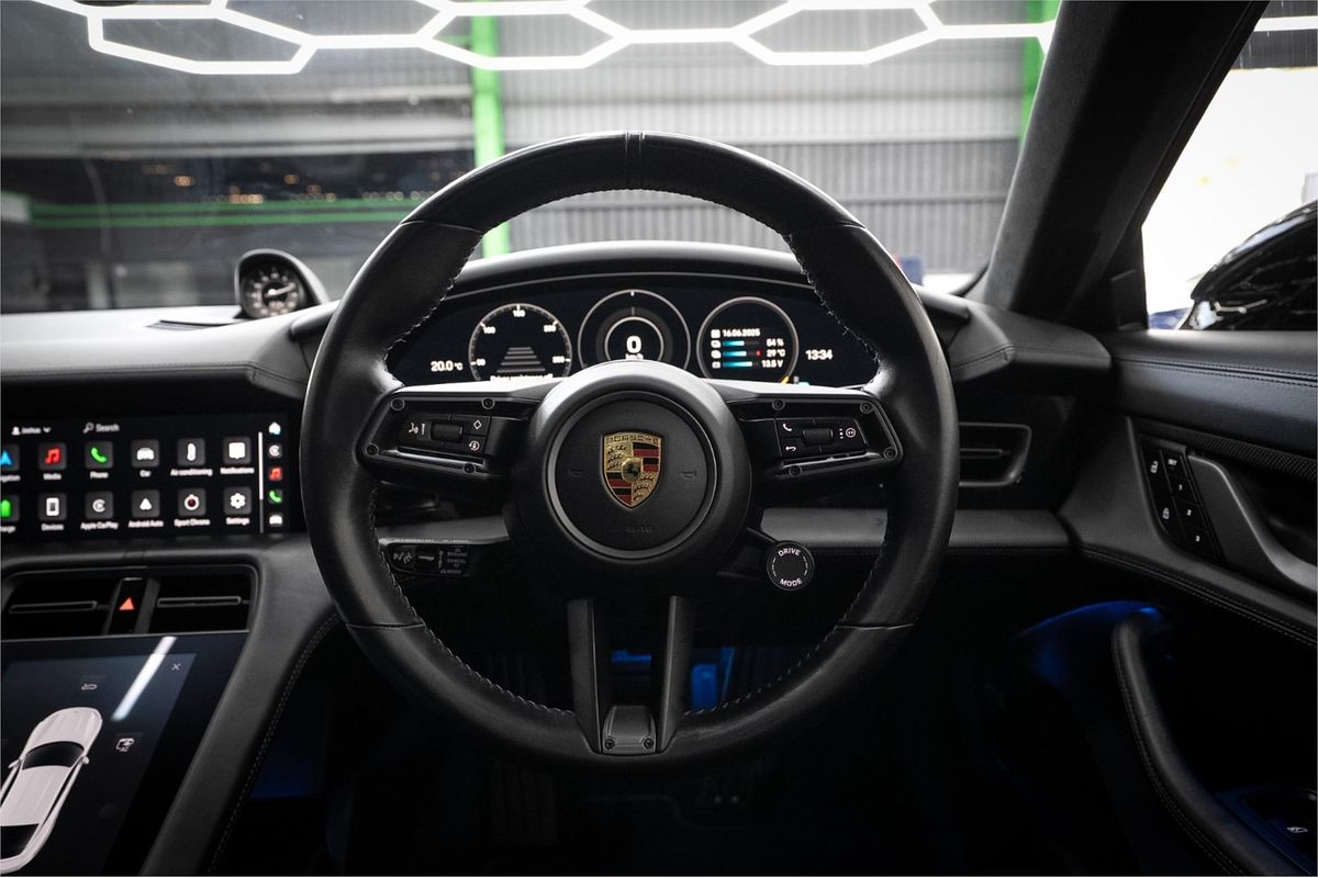 2021 Porsche Taycan TURBO S Y1A MY22