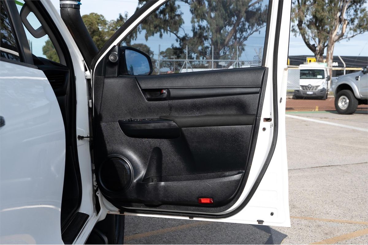 2016 Toyota Hilux SR GUN126R 4X4