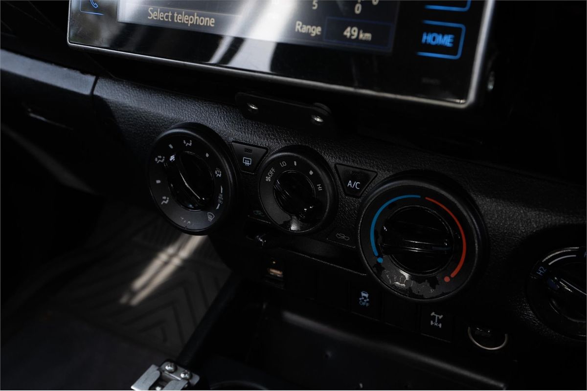 2016 Toyota Hilux SR GUN126R 4X4