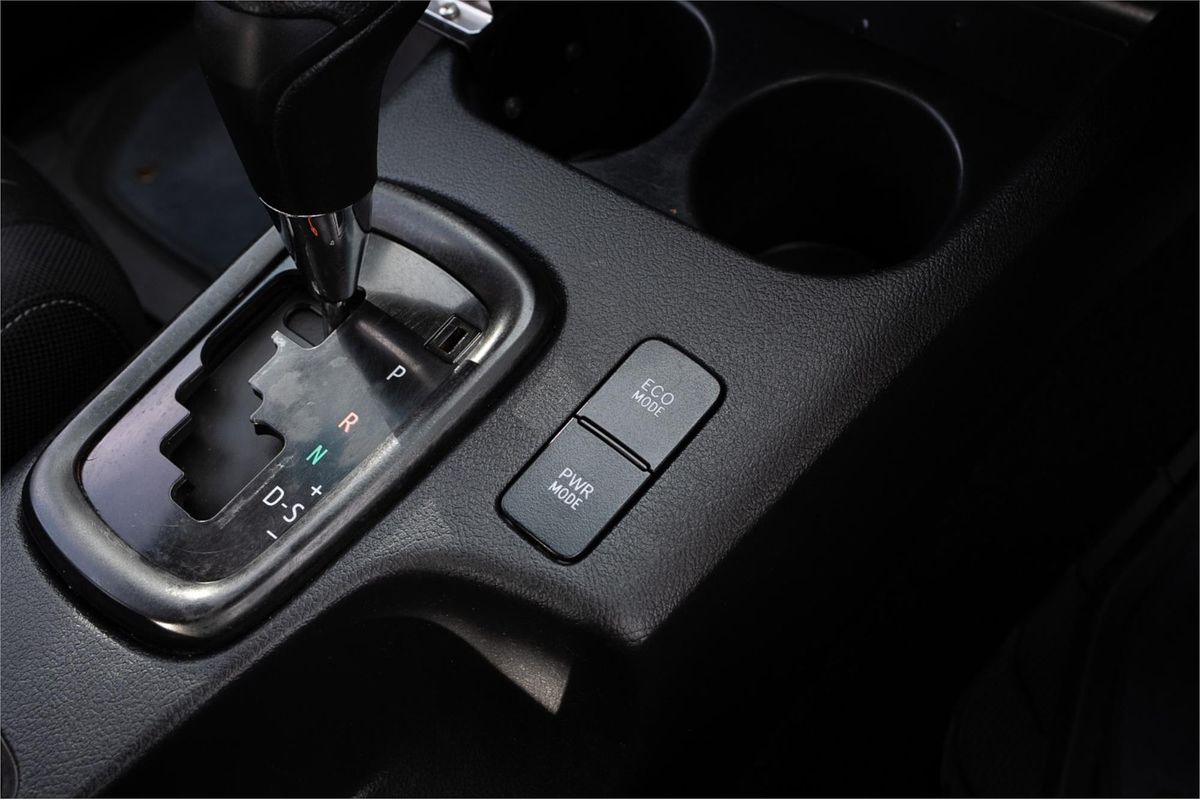 2016 Toyota Hilux SR GUN126R 4X4