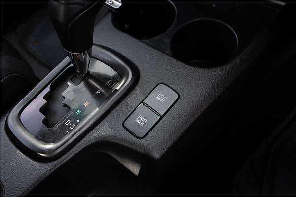 2016 Toyota Hilux SR GUN126R 4X4