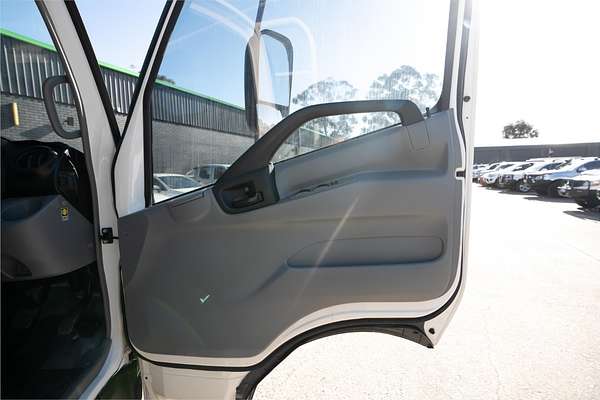 2016 Hino 921 300