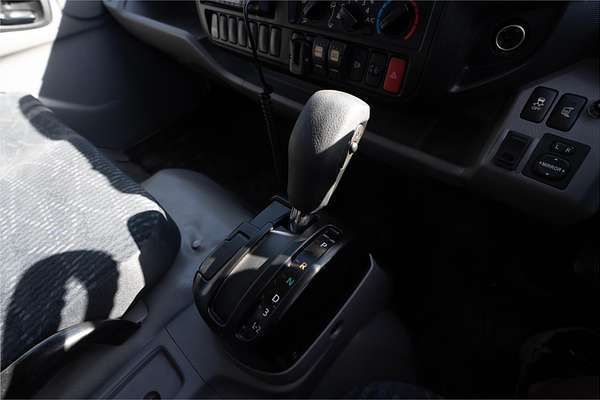 2016 Hino 921 300