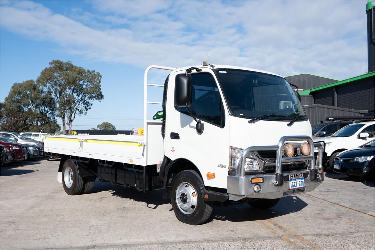 2016 Hino 921 300