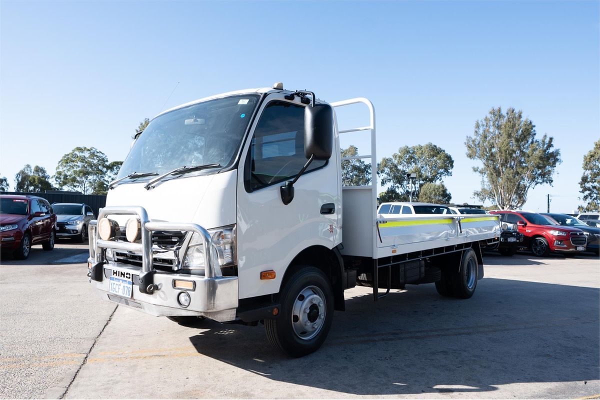 2016 Hino 921 300