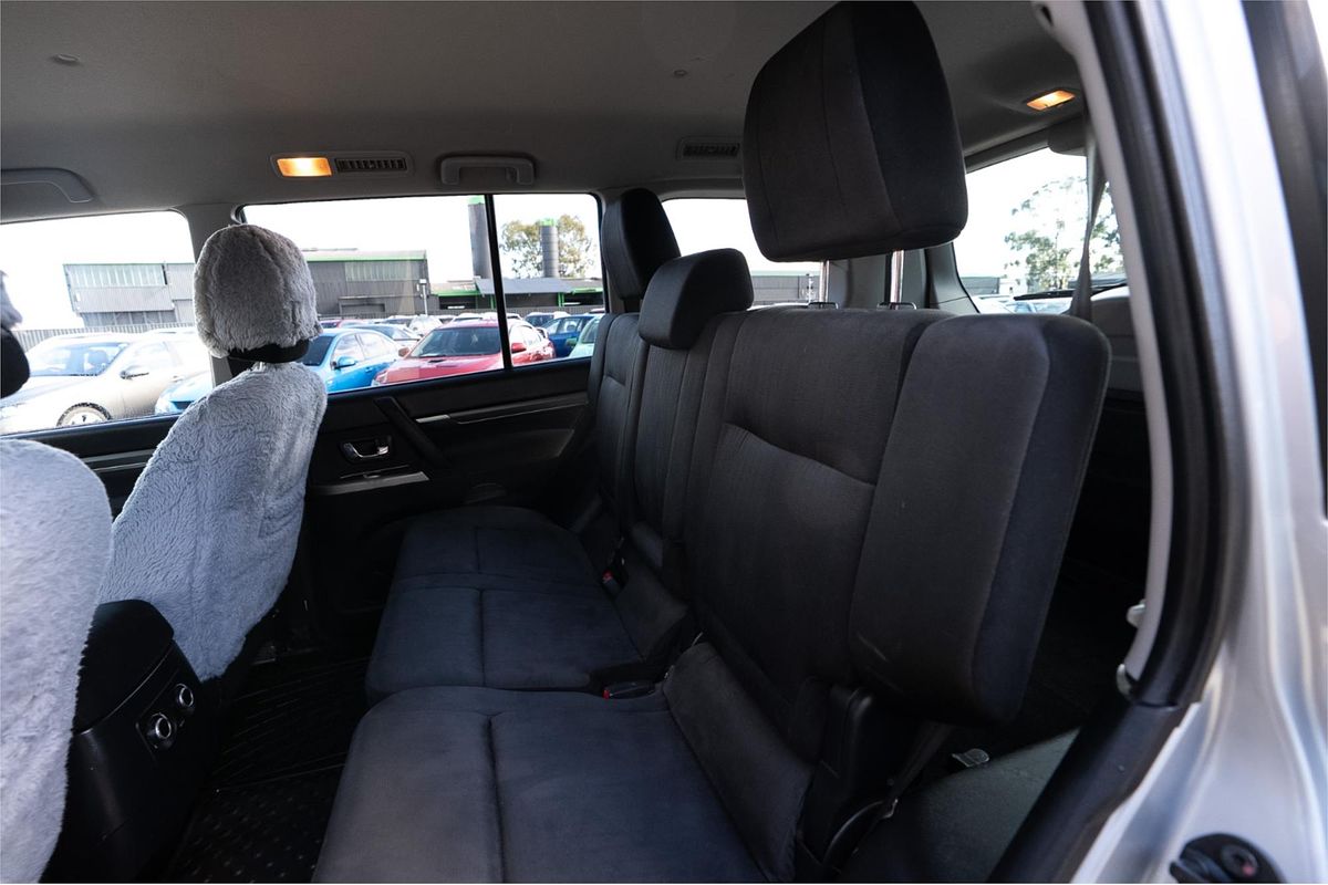 2012 Mitsubishi Pajero GLX NW
