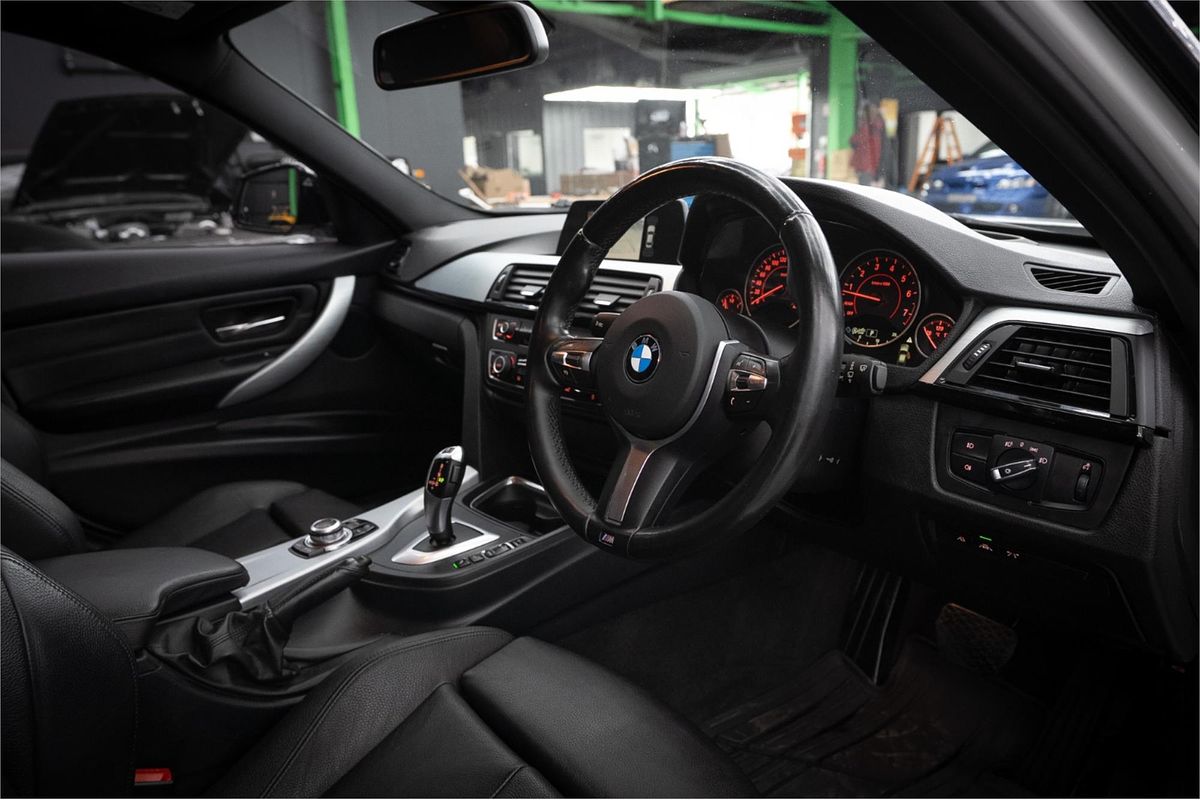2015 BMW 3 16i SPORT LINE F30 MY15