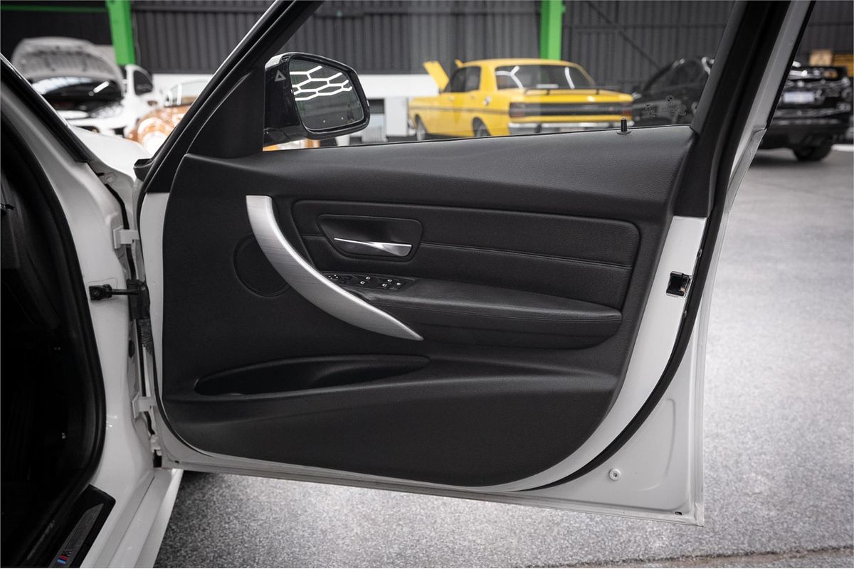 2015 BMW 3 16i SPORT LINE F30 MY15