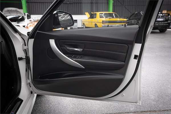 2015 BMW 3 16i SPORT LINE F30 MY15