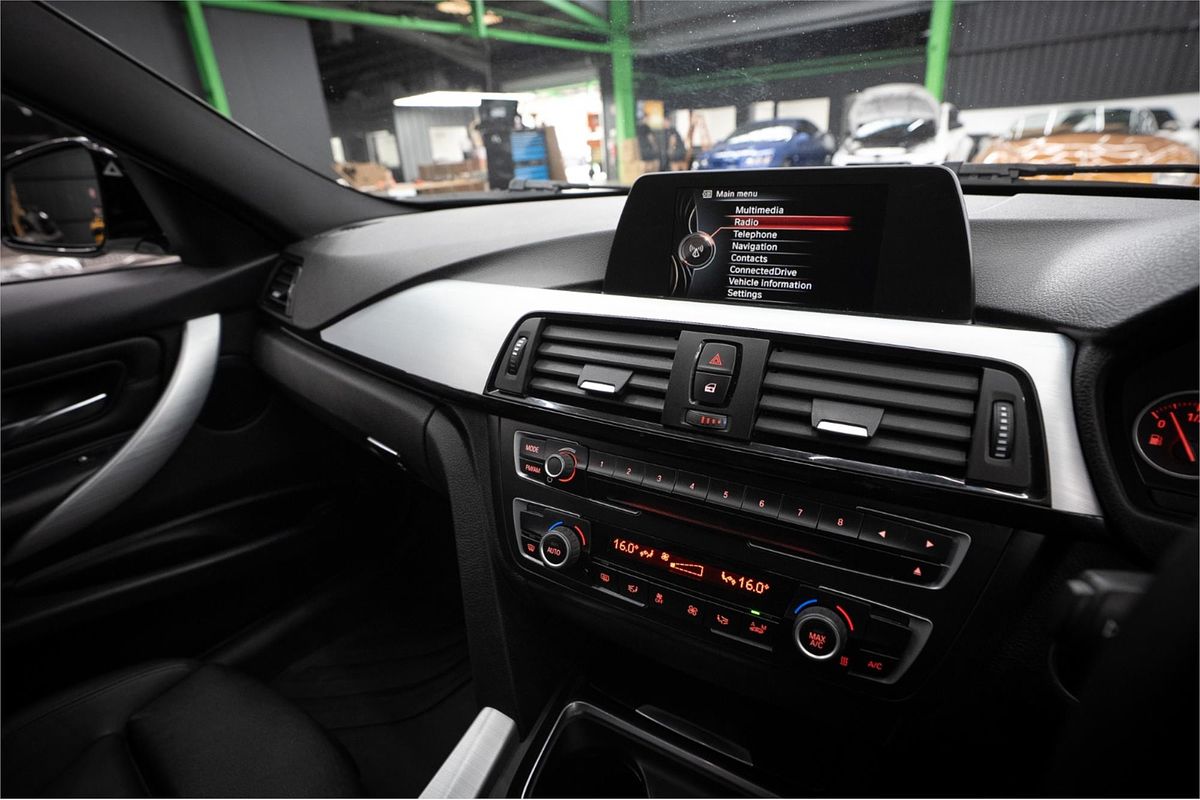 2015 BMW 3 16i SPORT LINE F30 MY15