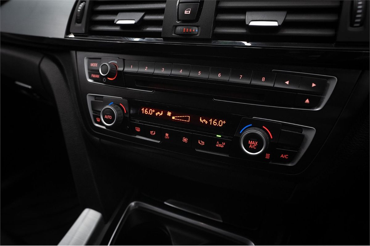 2015 BMW 3 16i SPORT LINE F30 MY15