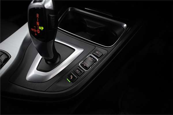 2015 BMW 3 16i SPORT LINE F30 MY15