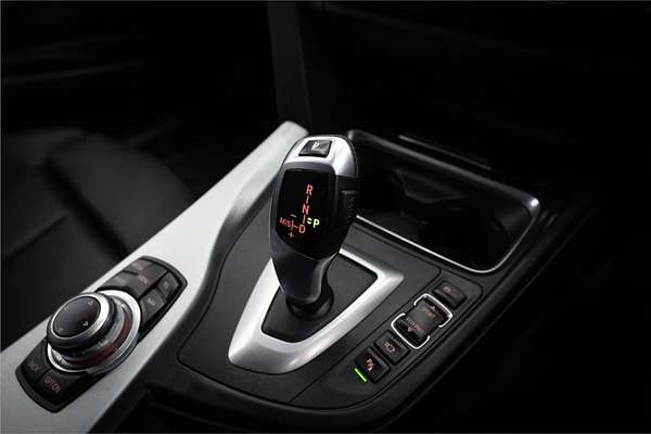 2015 BMW 3 16i SPORT LINE F30 MY15
