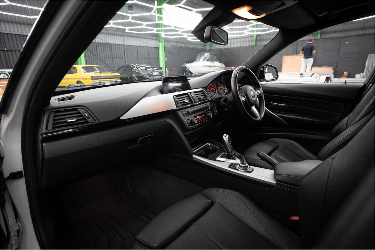 2015 BMW 3 16i SPORT LINE F30 MY15