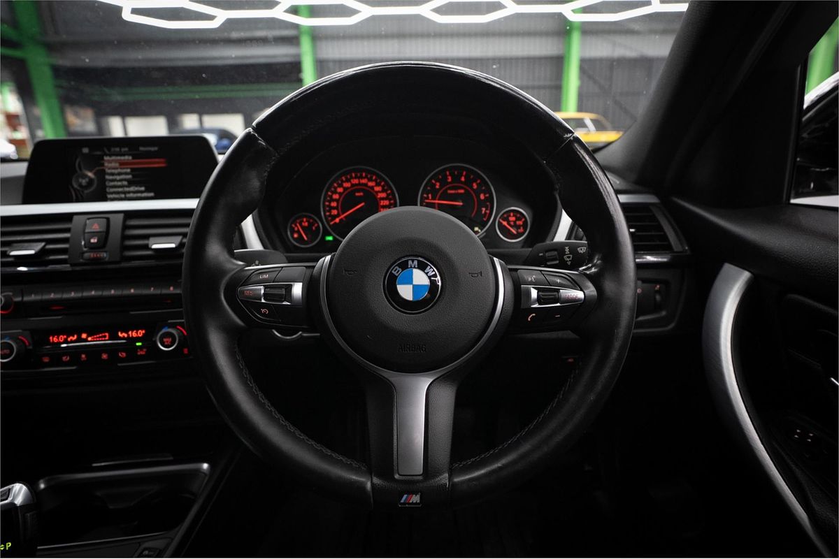 2015 BMW 3 16i SPORT LINE F30 MY15