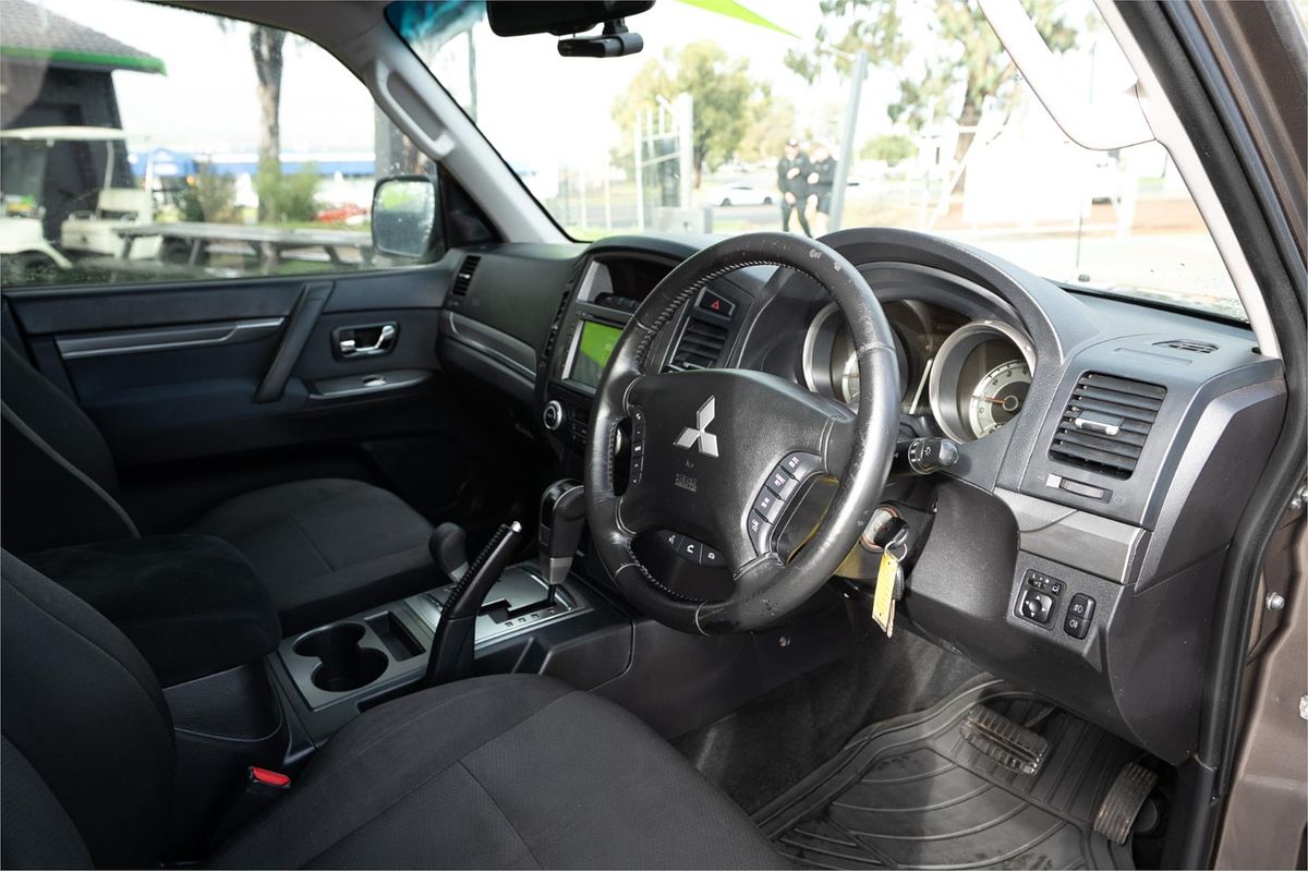 2010 Mitsubishi Pajero Activ NT