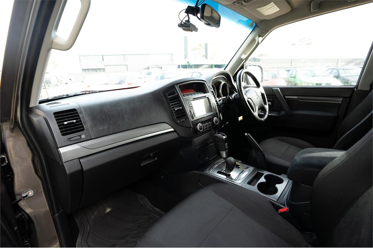 2010 Mitsubishi Pajero Activ NT
