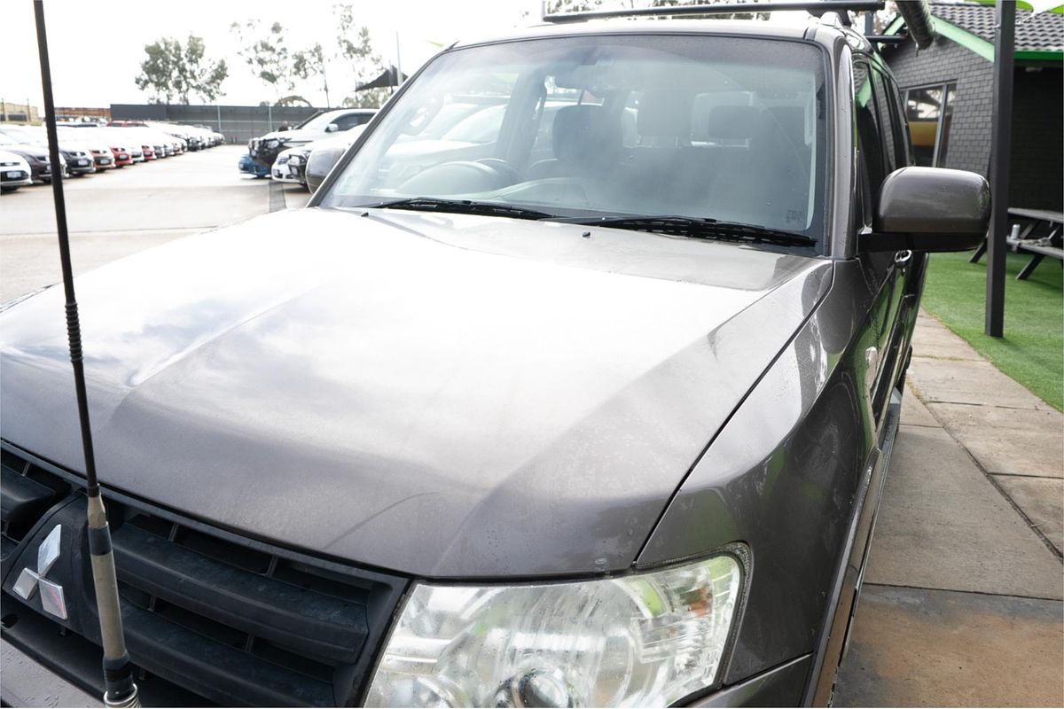2010 Mitsubishi Pajero Activ NT