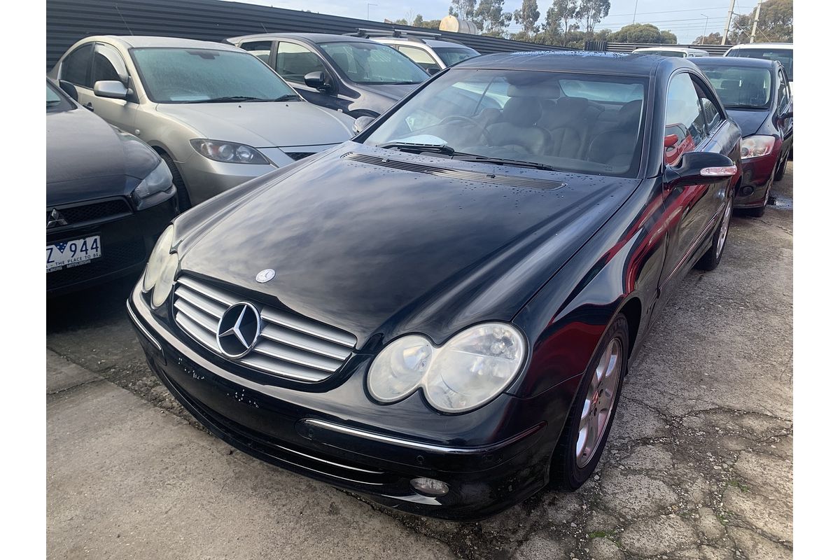 2003 Mercedes-Benz CLK320 Elegance C209