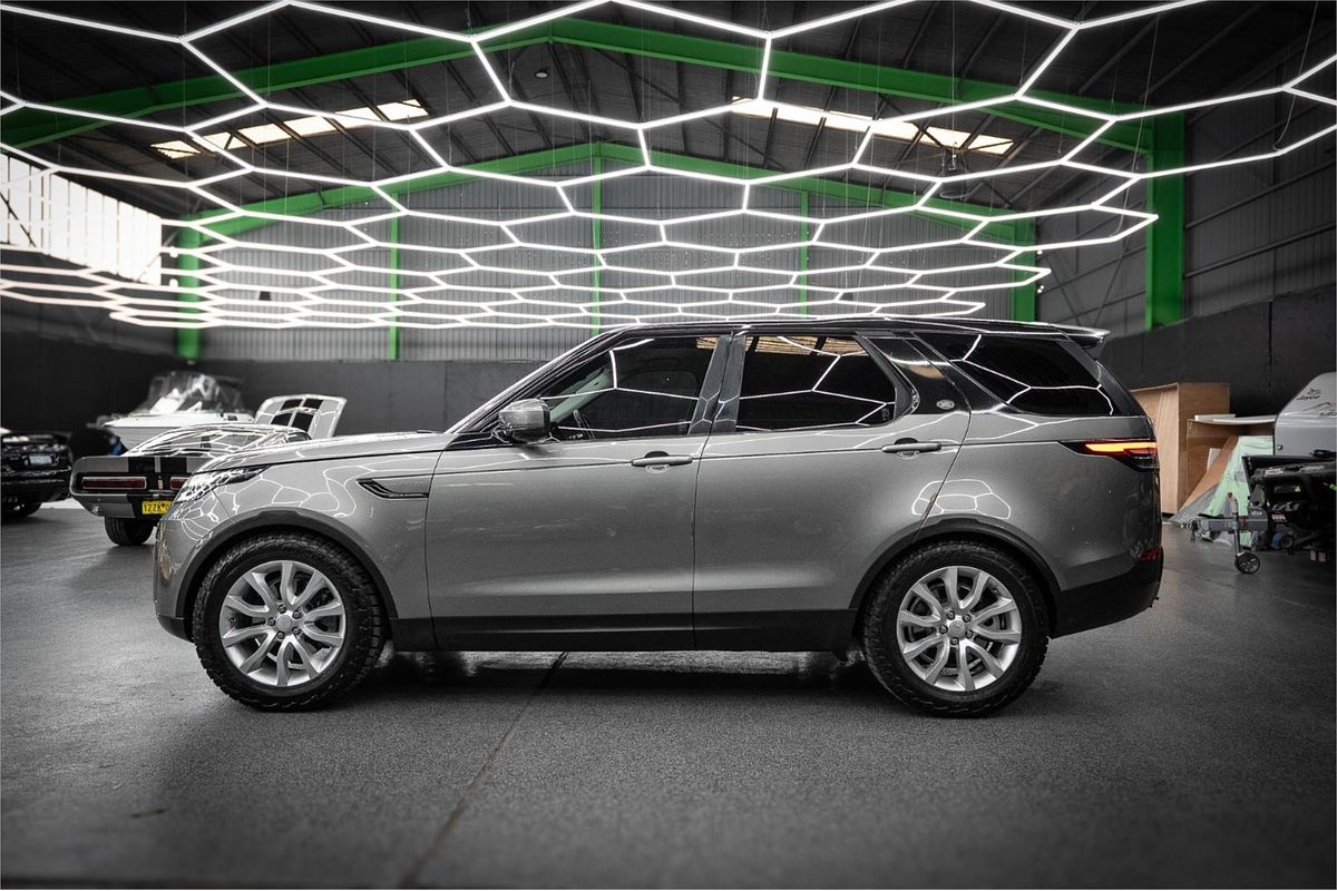 2017 Land Rover Discovery SD4 SE Series 5