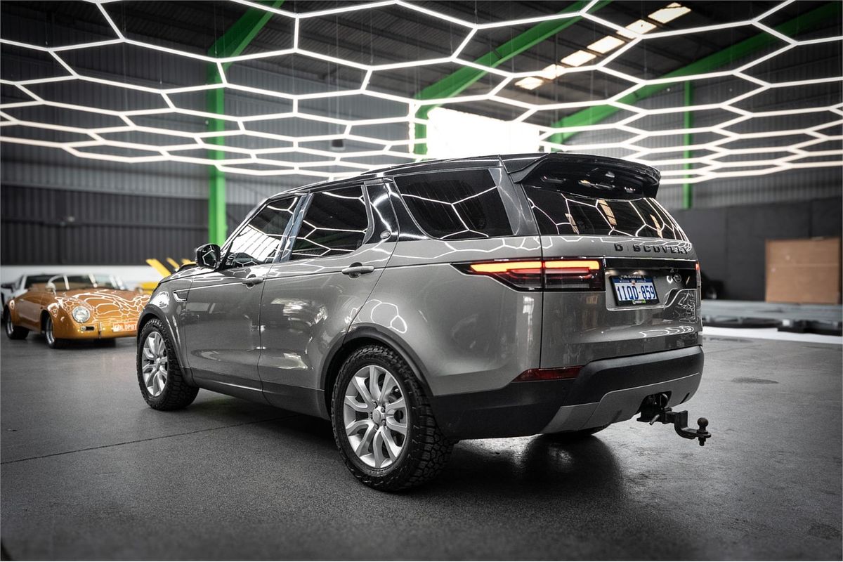2017 Land Rover Discovery SD4 SE Series 5