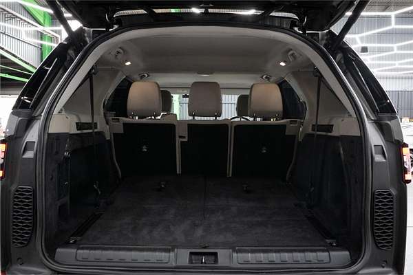 2017 Land Rover Discovery SD4 SE Series 5