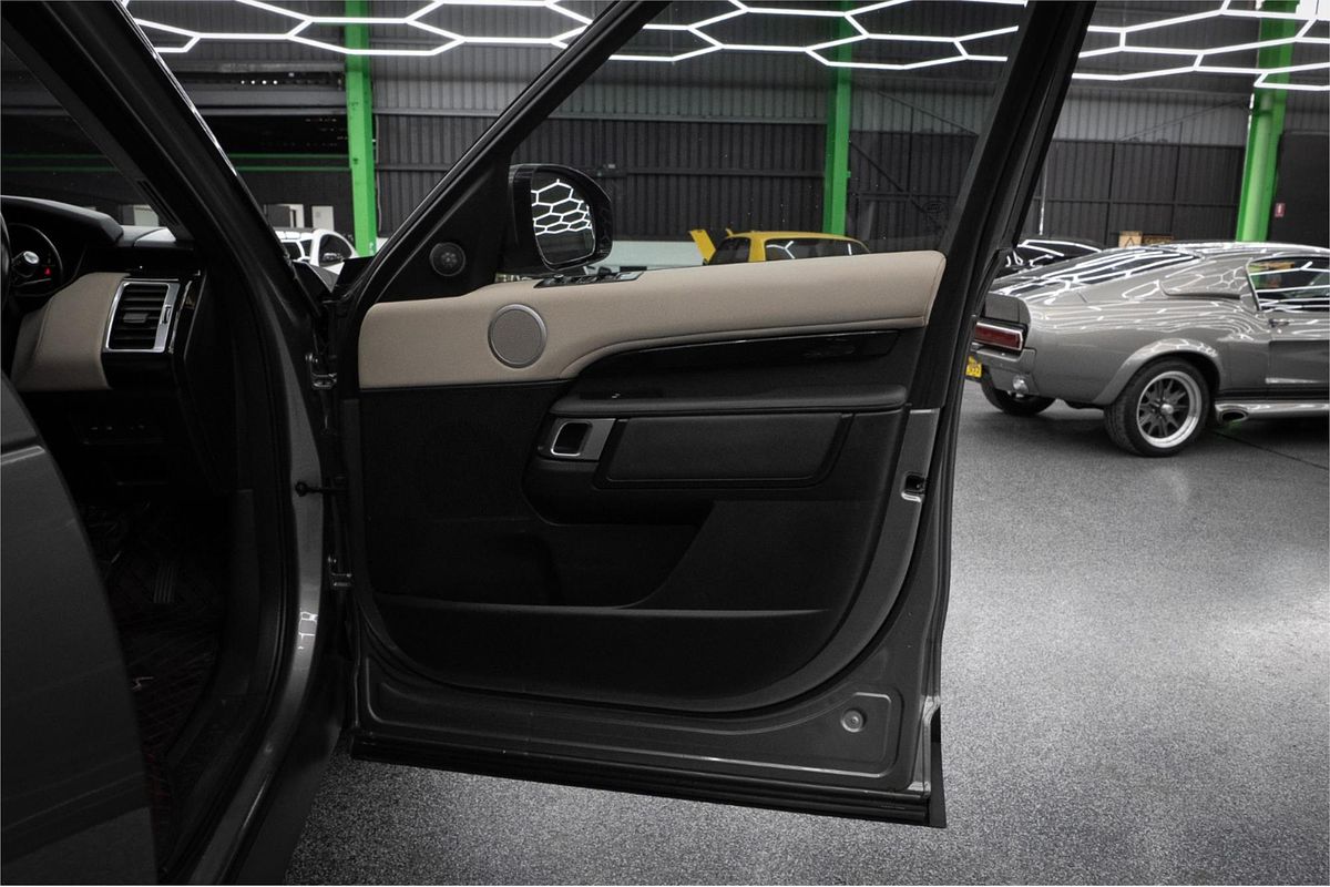2017 Land Rover Discovery SD4 SE Series 5