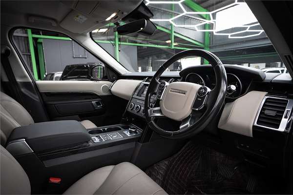 2017 Land Rover Discovery SD4 SE Series 5
